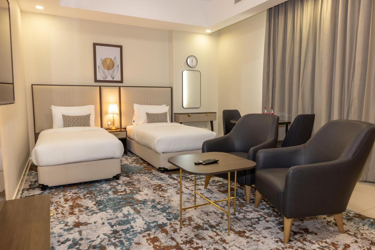 Platinum Coast Hotel Apartments Fujairah Buitenkant foto Deluxe room
