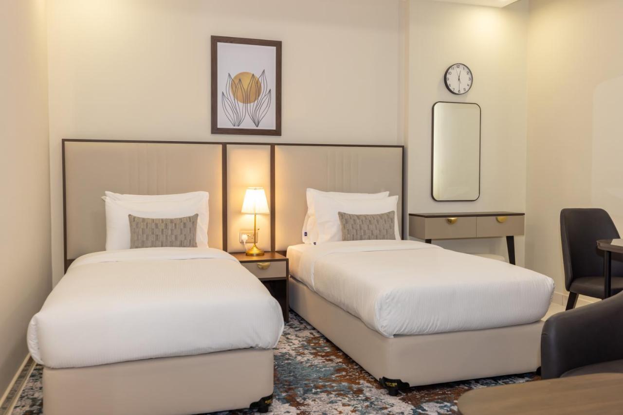 Platinum Coast Hotel Apartments Fujairah Buitenkant foto Deluxe Room